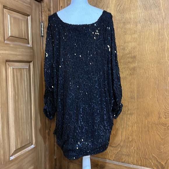 Roaman’s Plus Size Cold Shoulder Black Sequin Tunic Top Size 2X 26/28 - NWOT - Picture 5 of 8